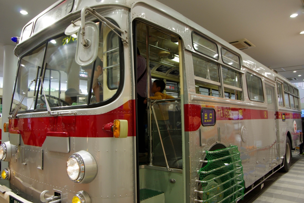 1歳9ヶ月の息子と「電車とバスの博物館」に行ってきたが、息子には少し早すぎた DaddyLife